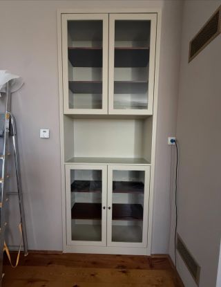 Prosinec byl pořádně nabitý proměnami nábytku ✨ A tahle je jednou z nich 👇 Součást refreshe celého prostoru, který vznikal...